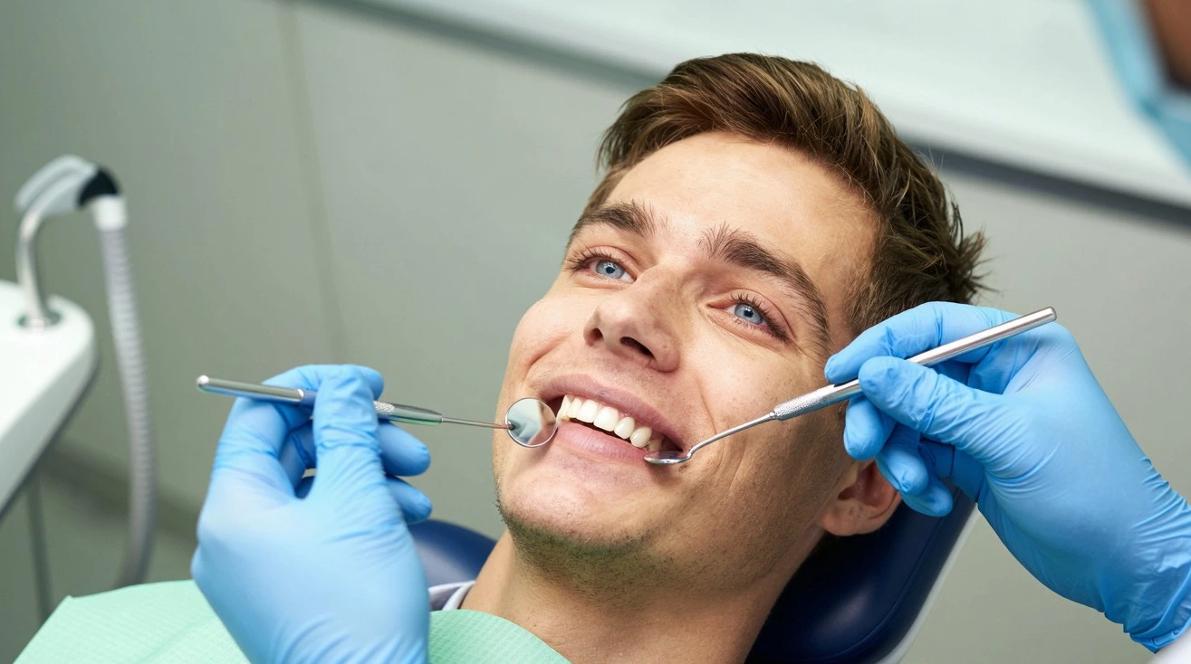 Первая помощь при острой зубной боли: как быстро снять боль до визита к врачу