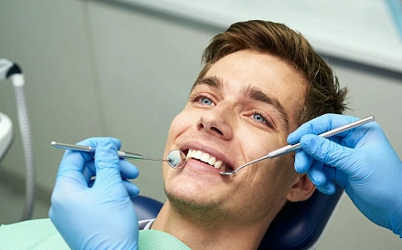 Первая помощь при острой зубной боли: как быстро снять боль до визита к врачу