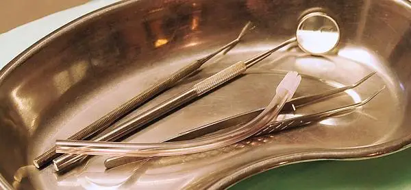 Удаление корня зуба